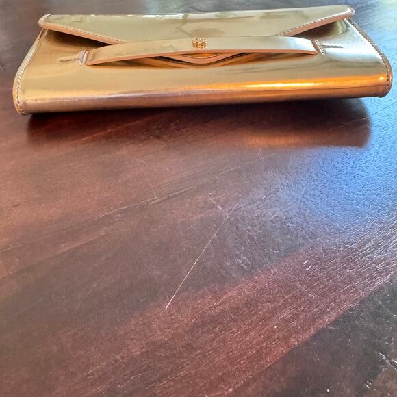 New TORY BURCH Kira Gold Metallic Leather Envelope Clutch Evening Handbag - Picture 7 of 16